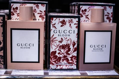 Gucci Bloom perfume shop